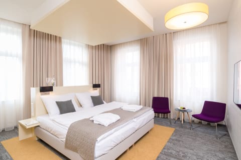 Junior Suite | Premium bedding, minibar, in-room safe, desk