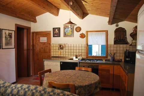 Cottage | In-room dining