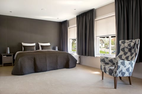 Premium bedding, desk, soundproofing, iron/ironing board