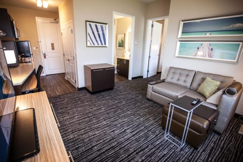 Suite, 1 Bedroom | Living room | Smart TV, Netflix