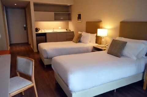 Classic Room, 2 Twin Beds | Free minibar, in-room safe, desk, soundproofing