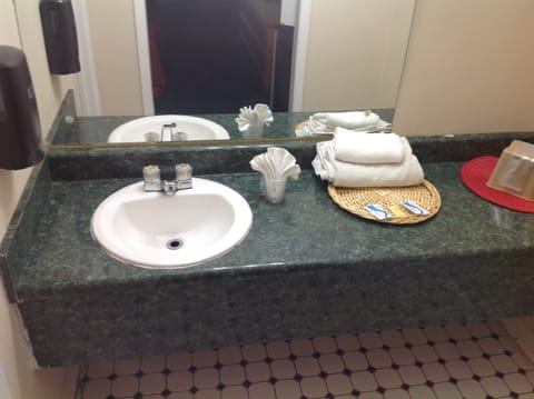 Bathroom sink