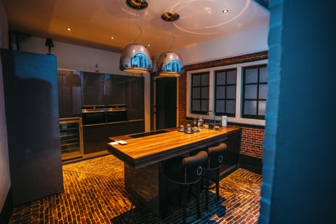 Presidential Studio Suite, 1 King Bed, Non Smoking, Kitchen | Private kitchen | Espresso maker, coffee/tea maker, electric kettle