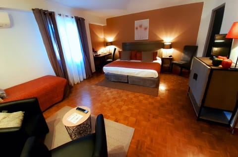 Classic Quadruple Room | Premium bedding, minibar, in-room safe, desk