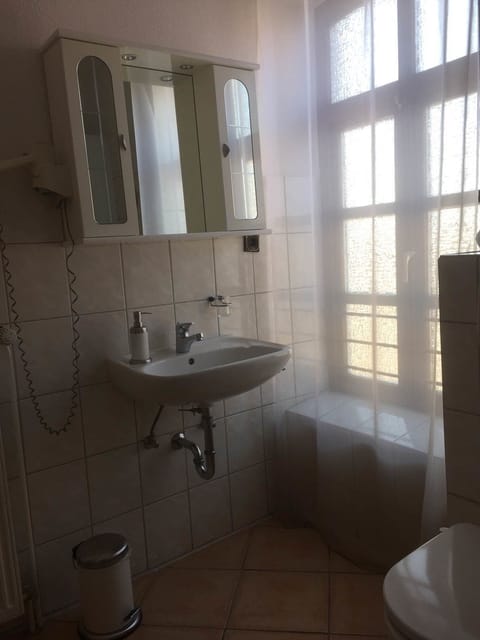 Standard Double Room, City View | Bathroom | Shower, free toiletries, hair dryer, towels