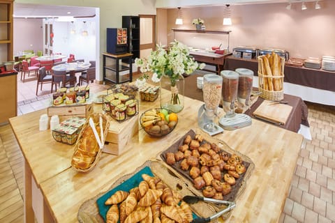 Daily buffet breakfast (EUR 15 per person)
