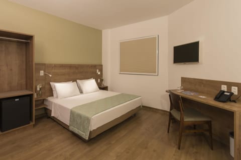 Family Room | Hypo-allergenic bedding, minibar, in-room safe, individually furnished