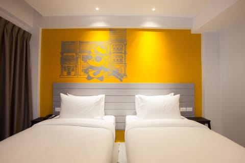 Standard Room, Non Smoking | In-room safe, desk, free WiFi, bed sheets