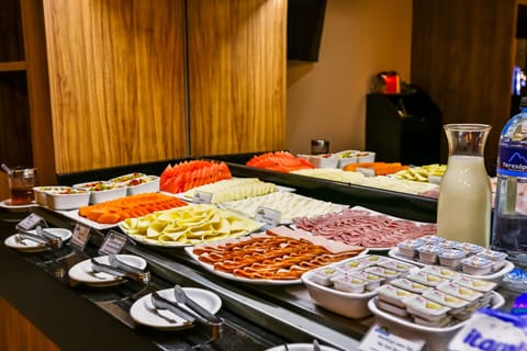 Daily buffet breakfast (BRL 38 per person)