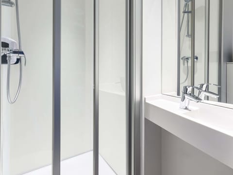 Room, 1 Double Bed, Private Bathroom (Cabrio) | Desk, free WiFi, bed sheets