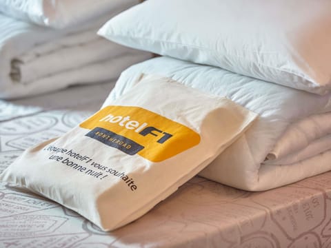 Room, Multiple Beds | Desk, free WiFi, bed sheets