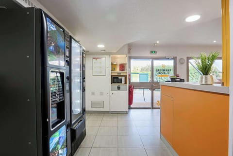 Standard Room, Multiple Beds | Reception