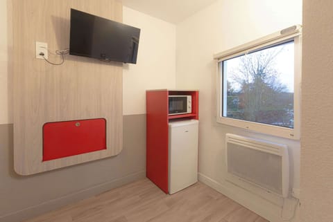 Standard Room, Multiple Beds | Desk, blackout drapes, free WiFi, bed sheets