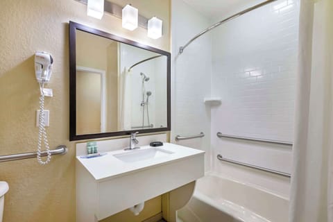 Standard Room, 2 Queen Beds, Accessible, Bathtub (Bathtub) | Bathroom | Combined shower/tub, free toiletries, hair dryer, towels