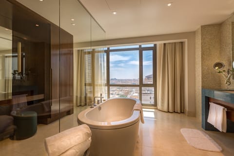 Presidential Suite | Bathroom | Rainfall showerhead, free toiletries, hair dryer, bathrobes