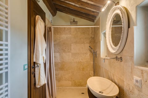 Apartment, 2 Bedrooms (Le Soffitte) | Bathroom | Shower, free toiletries, hair dryer, bathrobes