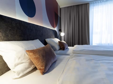 Privilege, Double Room | In-room safe, desk, blackout drapes, soundproofing