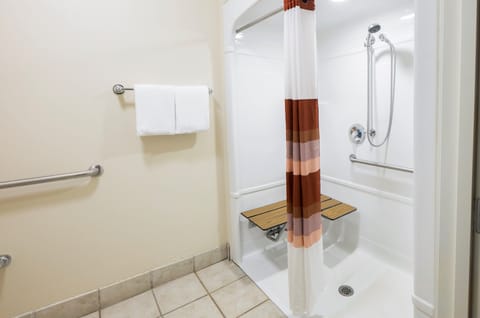 Standard Room, 1 King Bed (Roll-In Shower, Smoke Free) | Bathroom | Free toiletries, hair dryer, towels, soap