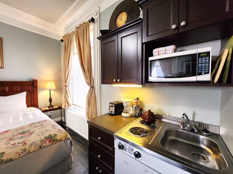 Superior Suite, 1 King Bed | Private kitchen | Fridge, microwave, coffee/tea maker, electric kettle