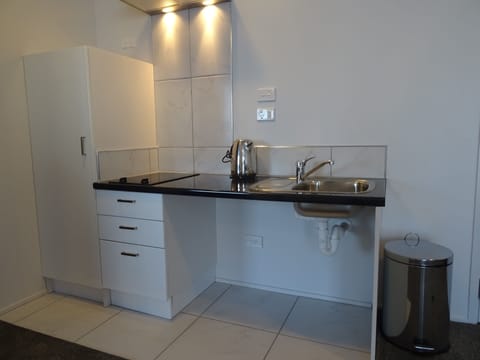  1 Bedroom Access Suite  | Private kitchenette | Fridge, microwave, stovetop, coffee/tea maker