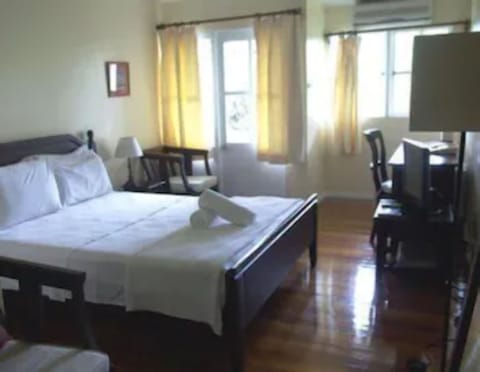 Villa, 2 Bedrooms | Desk, iron/ironing board, bed sheets