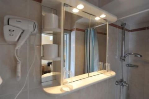 Free toiletries, hair dryer