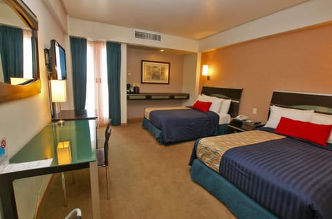 Executive Double Room | Down comforters, desk, blackout drapes, free WiFi