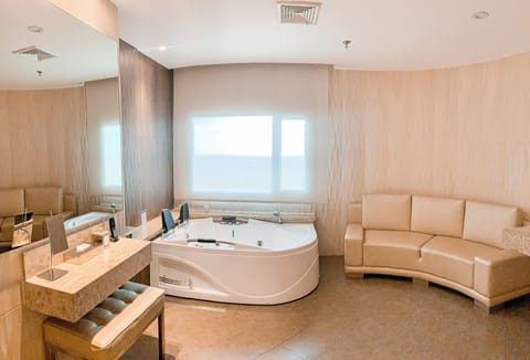 Presidential Suite | Bathroom | Rainfall showerhead, free toiletries, hair dryer, slippers