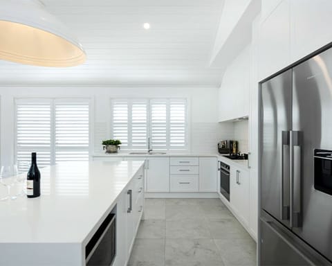 3 Bedroom House | Private kitchen | Full-size fridge, microwave, stovetop, dishwasher