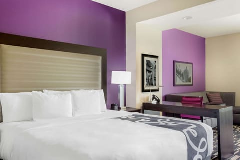 Suite, 1 King Bed, Non Smoking | Premium bedding, pillowtop beds, desk, laptop workspace