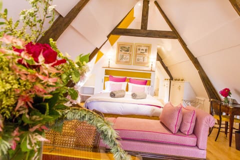 Basic Cottage | Premium bedding, pillowtop beds, minibar, in-room safe