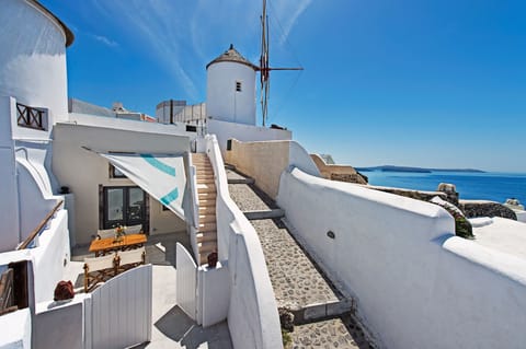 Traditional House, Jetted Tub | Terrace/patio