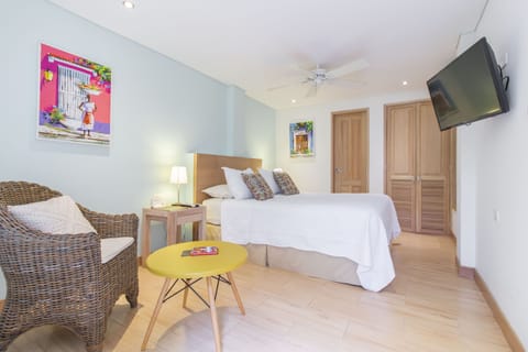 Standard Double Room | In-room safe, iron/ironing board, rollaway beds, free WiFi