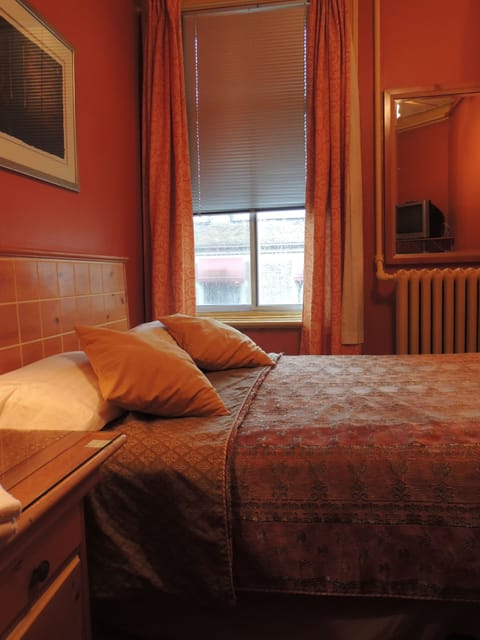 Room, 1 Double Bed, Shared Toilets, Private Shower | Free WiFi