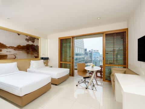 Superior Room, Balcony | Minibar, in-room safe, desk, iron/ironing board