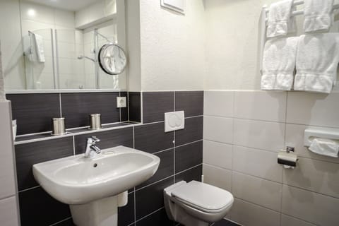 Premium Double Room, Balcony | Bathroom | Shower, free toiletries, hair dryer, slippers