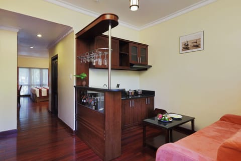 Presidential Suite, Garden View | Private kitchen | Mini-fridge, electric kettle