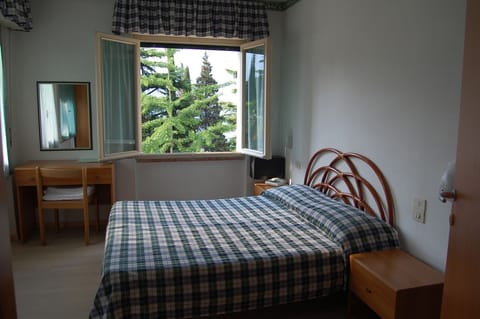 Minibar, in-room safe, desk, free WiFi