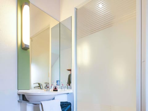 Double Room | Desk, blackout drapes, soundproofing, free WiFi