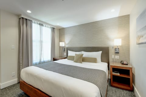 City Suite, 1 King Bed with Sofa bed | 1 bedroom, minibar, in-room safe, blackout drapes