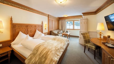 Comfort Double Room, 1 Queen Bed, Mountain View | Premium bedding, in-room safe, desk