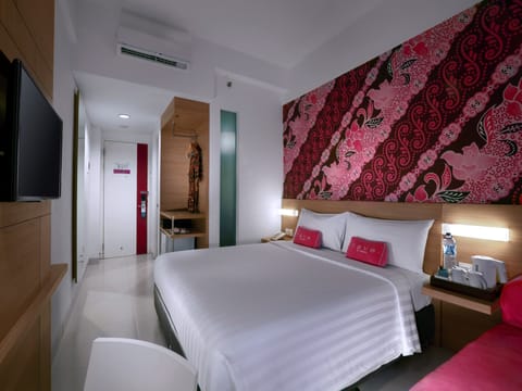 Deluxe Room | In-room safe, desk, soundproofing, free WiFi