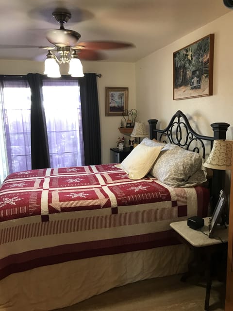 Luxury House, 3 Bedrooms | In-room safe, blackout drapes, iron/ironing board, free WiFi