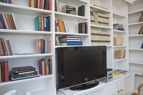 Junior Suite, Non Smoking | Living area | 40-cm LCD TV with cable channels, TV