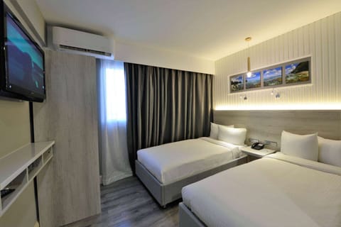 Deluxe Suite, 2 Twin Beds, Non Smoking | In-room safe, desk, blackout drapes, iron/ironing board