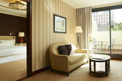 Executive Suite, 1 Bedroom | Premium bedding, minibar, in-room safe, desk