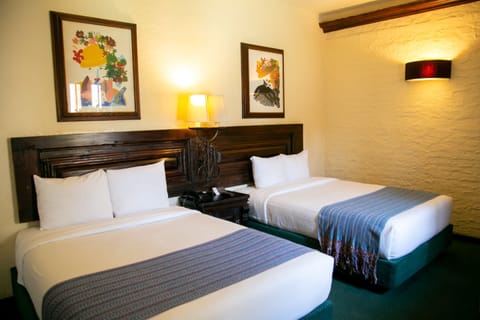 Traditional Double Room | Premium bedding, in-room safe, desk, blackout drapes