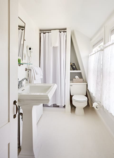 Lightship Basket Room | Bathroom | Shower, hair dryer, bathrobes, towels