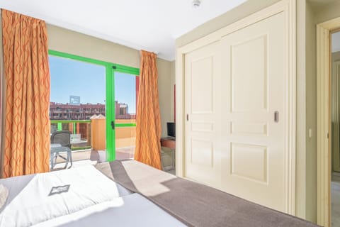 Superior Suite, Terrace, Sea View (Sky) | 1 bedroom, minibar, soundproofing, iron/ironing board