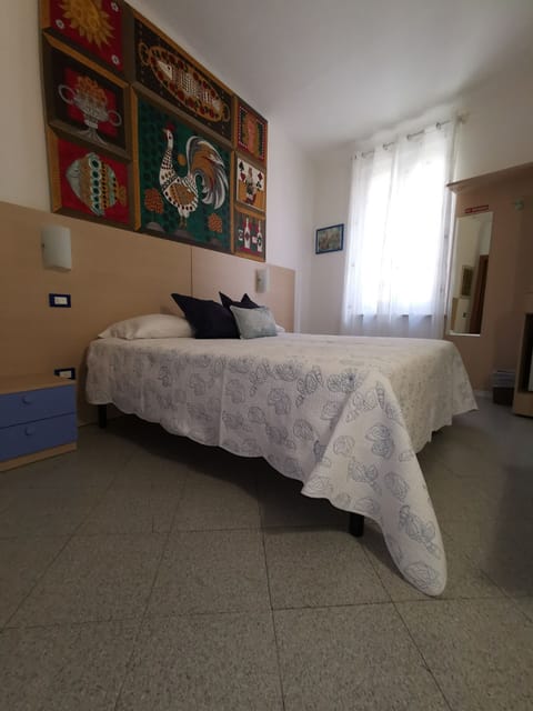 Deluxe Double Room | 1 bedroom, desk, free WiFi, bed sheets